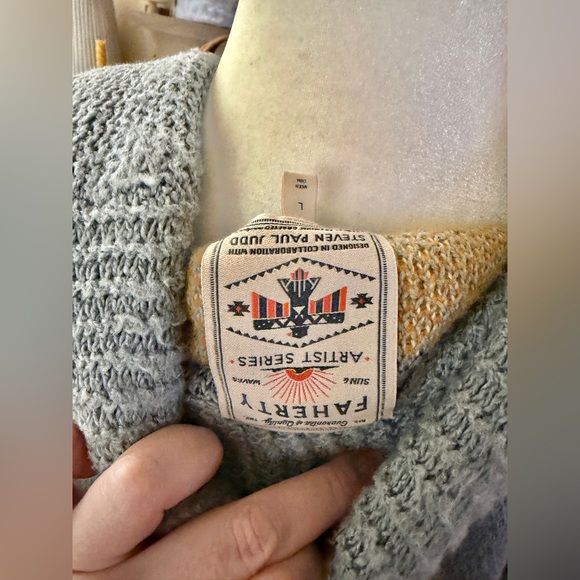 Faherty Men’s Size Large Artist Series Steven Paul Judd Cardigan - Picture 4 of 8